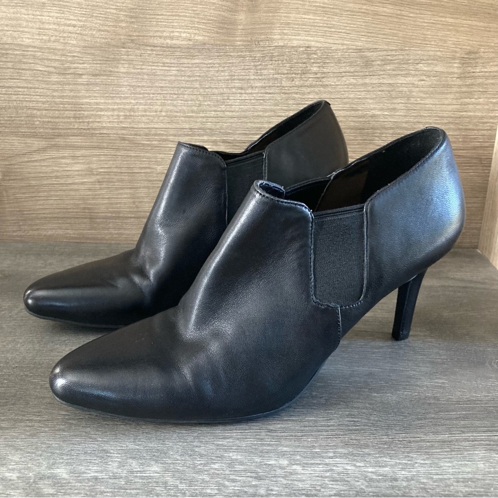 Cole Haan Women's Leather Booties
Shoes Size 8